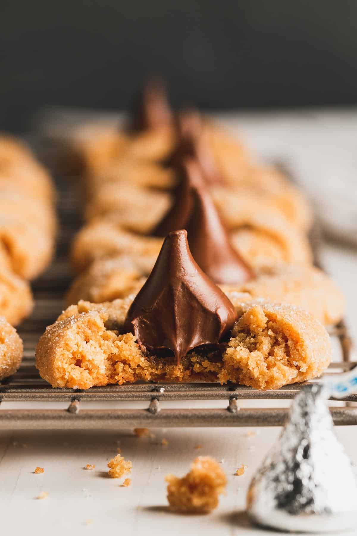 Flourless Peanut Butter Blossoms with Homemade Kisses! {Low Carb, GF} -  Inspector Gorgeous