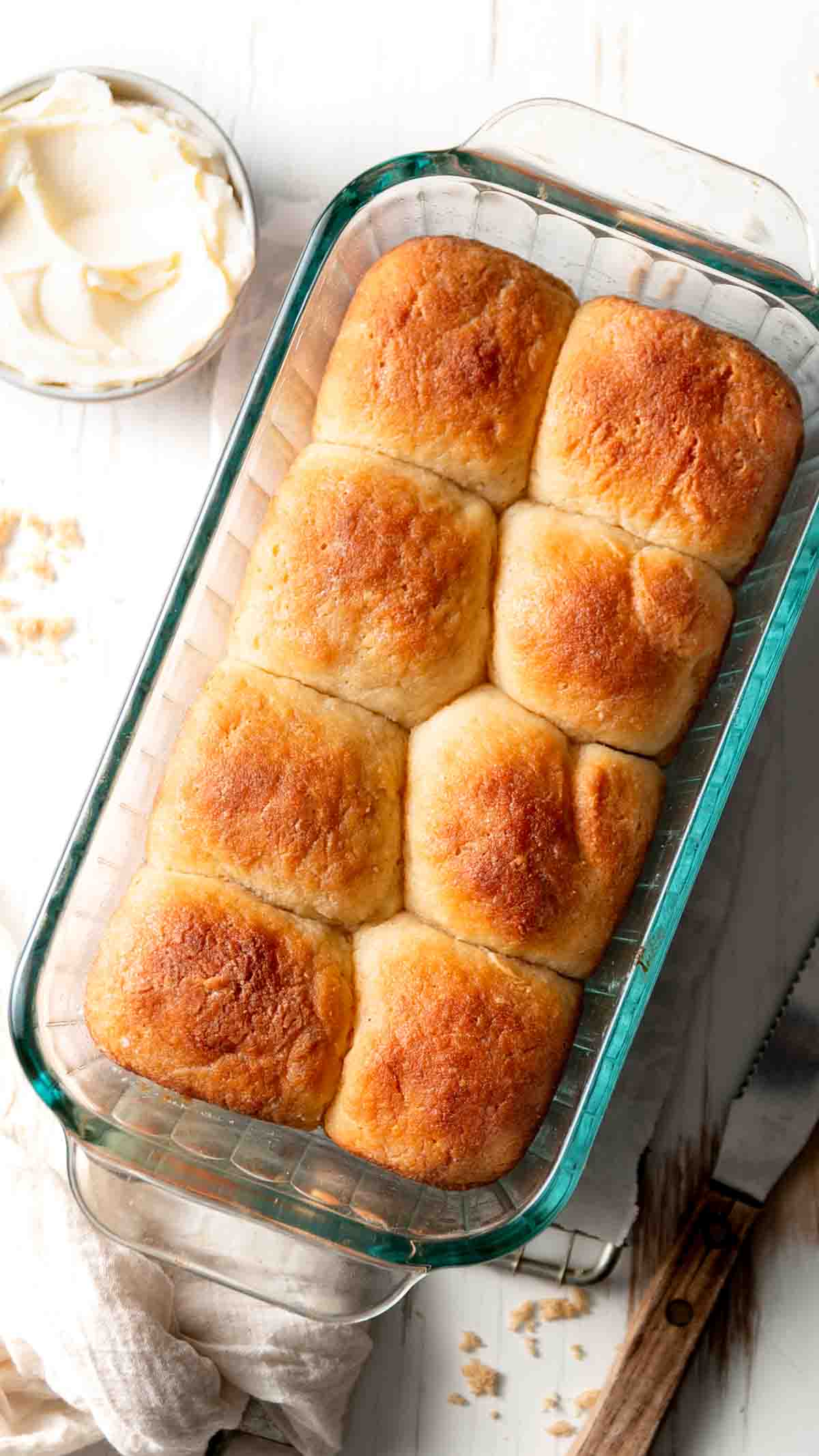 Eight rolls in a regular sized pyrex loaf pan.